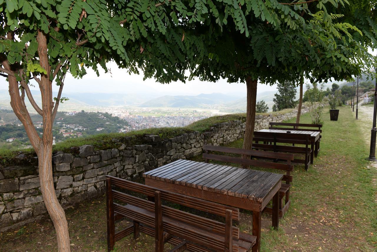 Guest House Iljesa Berat Exterior photo