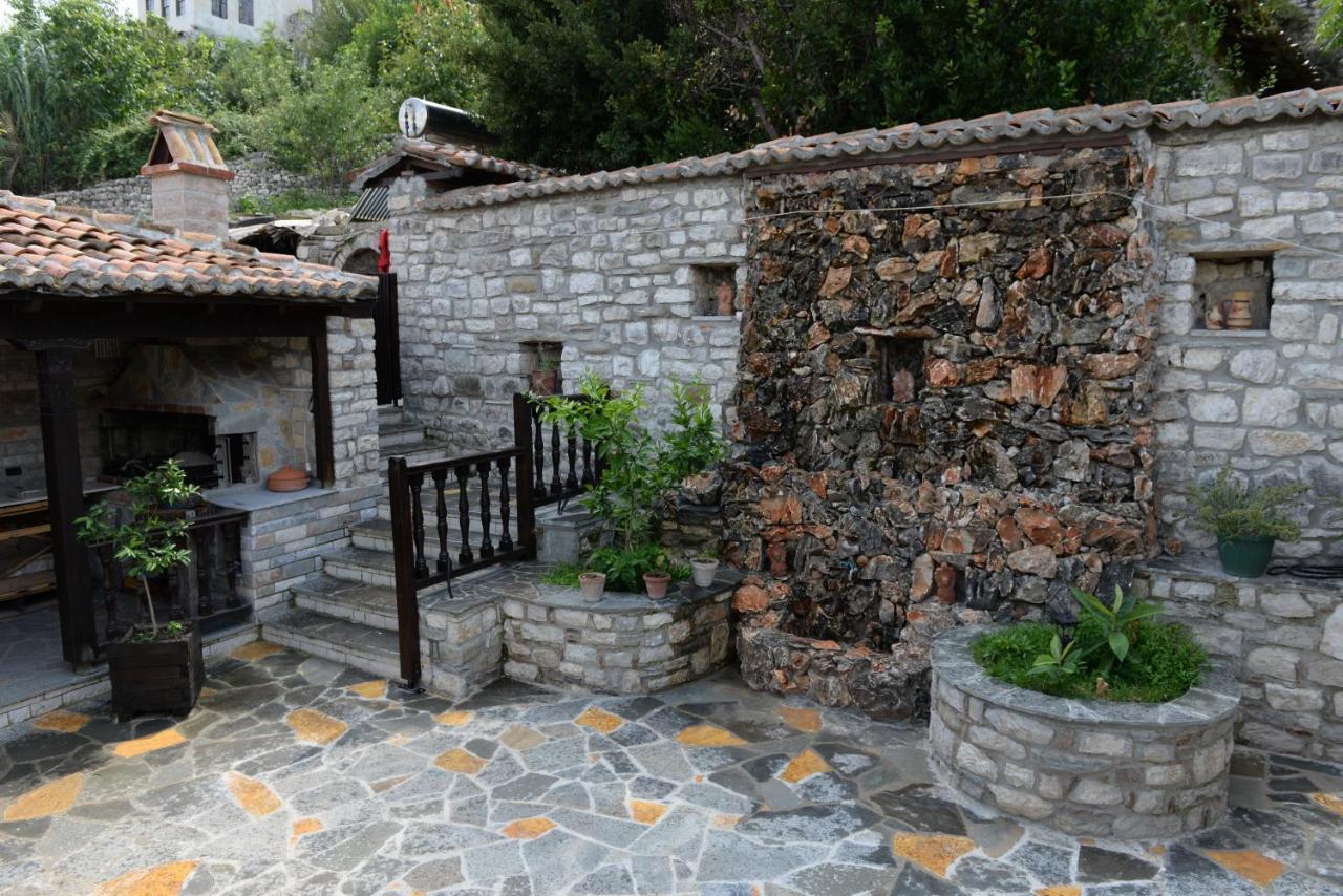 Guest House Iljesa Berat Exterior photo