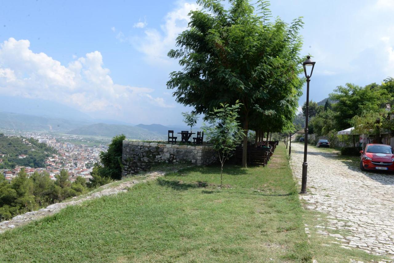 Guest House Iljesa Berat Exterior photo