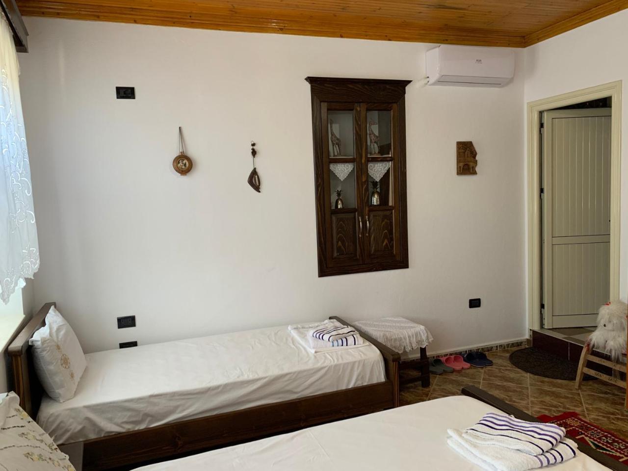 Guest House Iljesa Berat Exterior photo