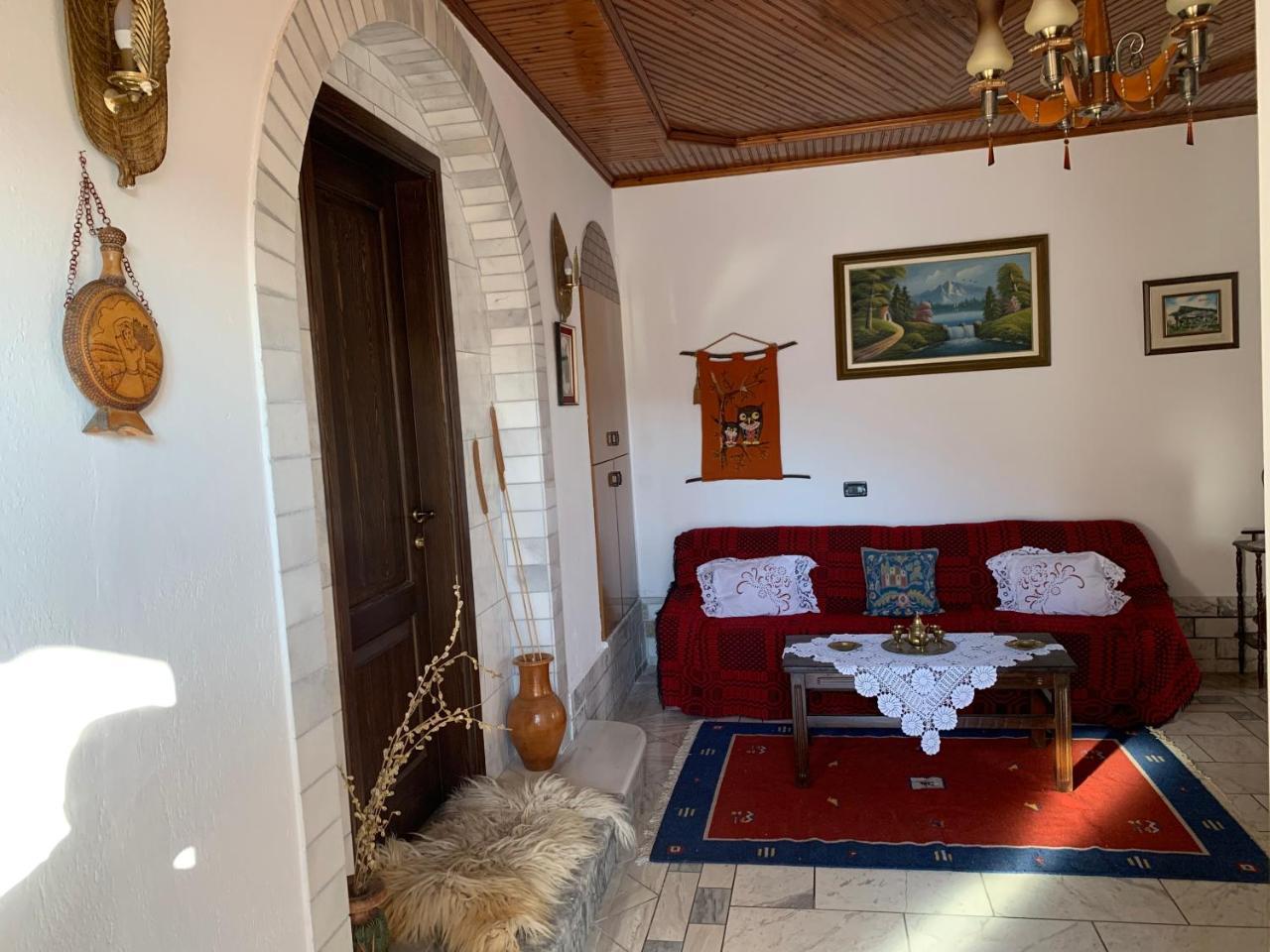 Guest House Iljesa Berat Exterior photo