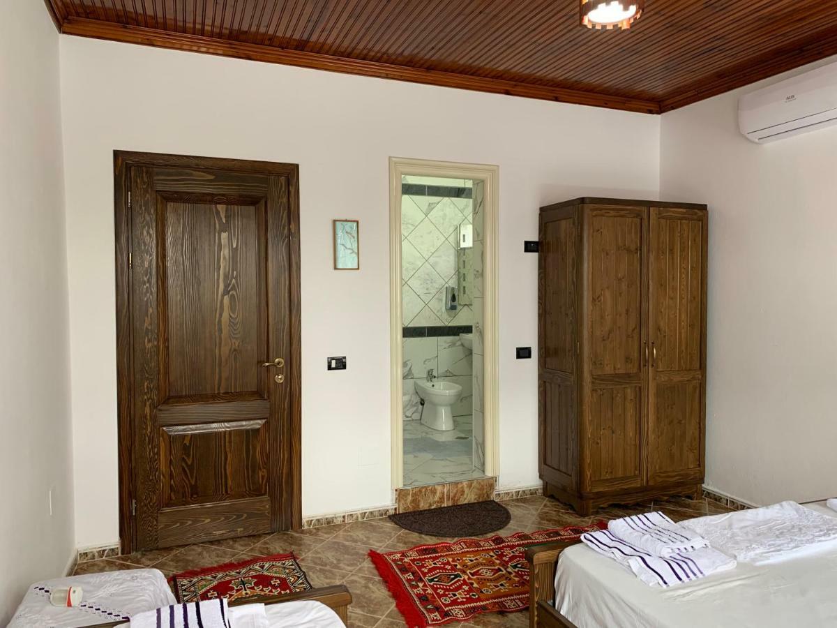 Guest House Iljesa Berat Exterior photo